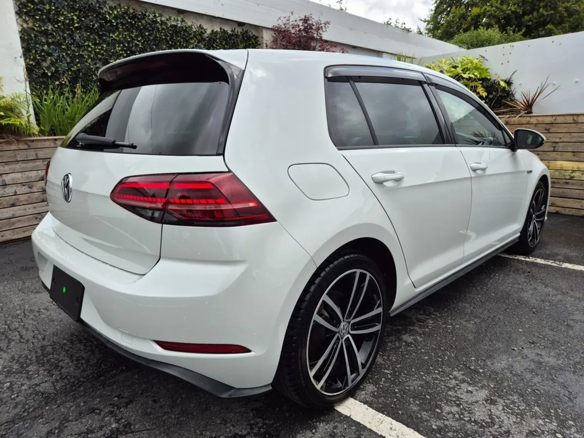 Volkswagen Golf GTE 1.4 TSI PHEV / BASE GRADE SPOR - Image 6