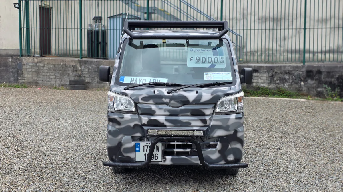 2017 Daihatsu Hijet Plus Vat - Image 2