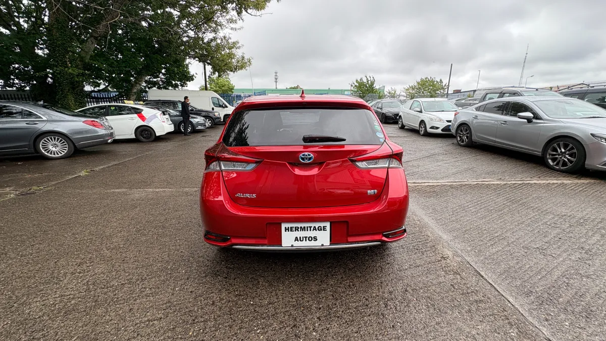 Toyota Auris 1.8 Hybrid 2016 - Image 5