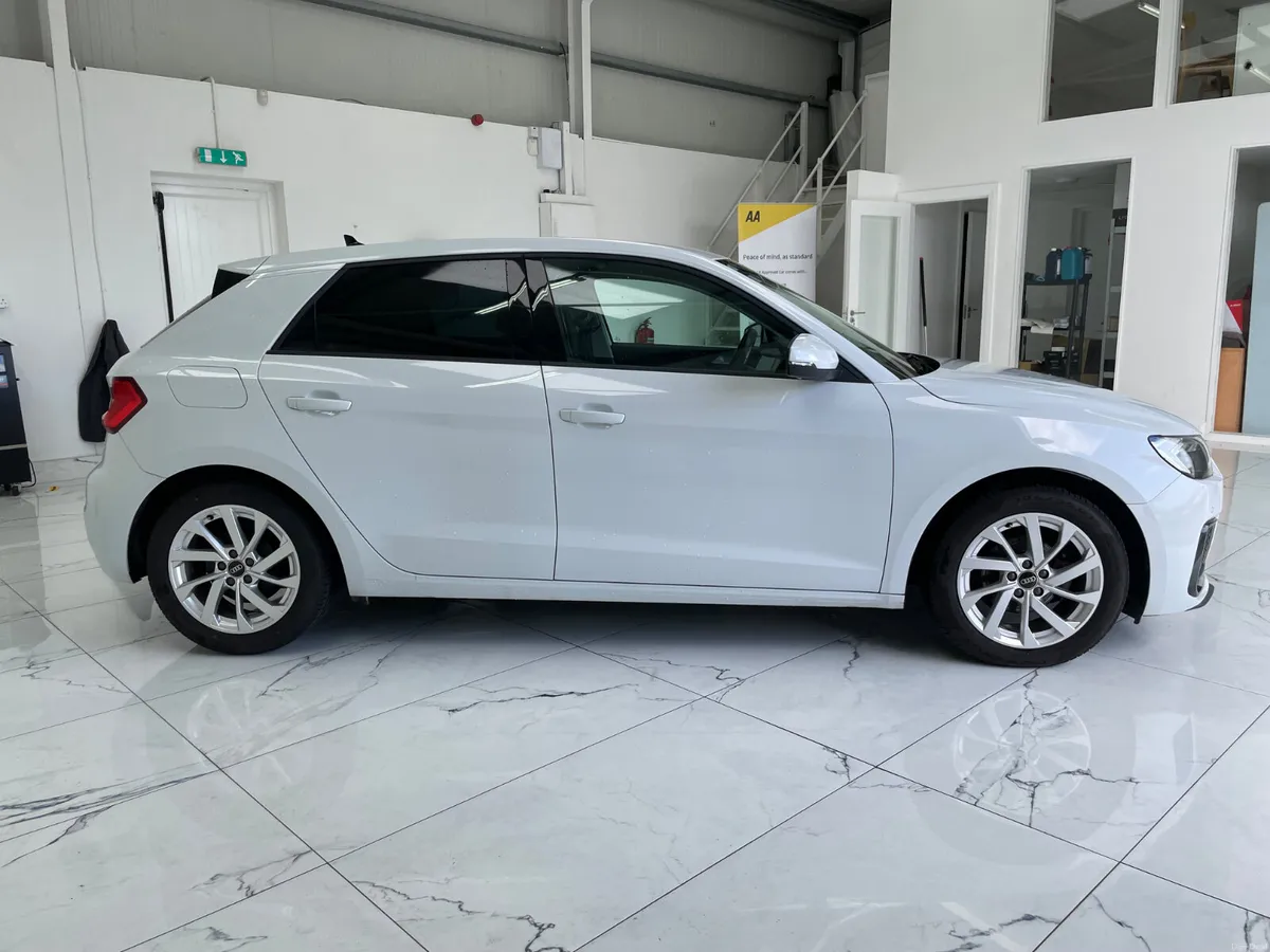 2021 Audi A1 Advanced - Image 2