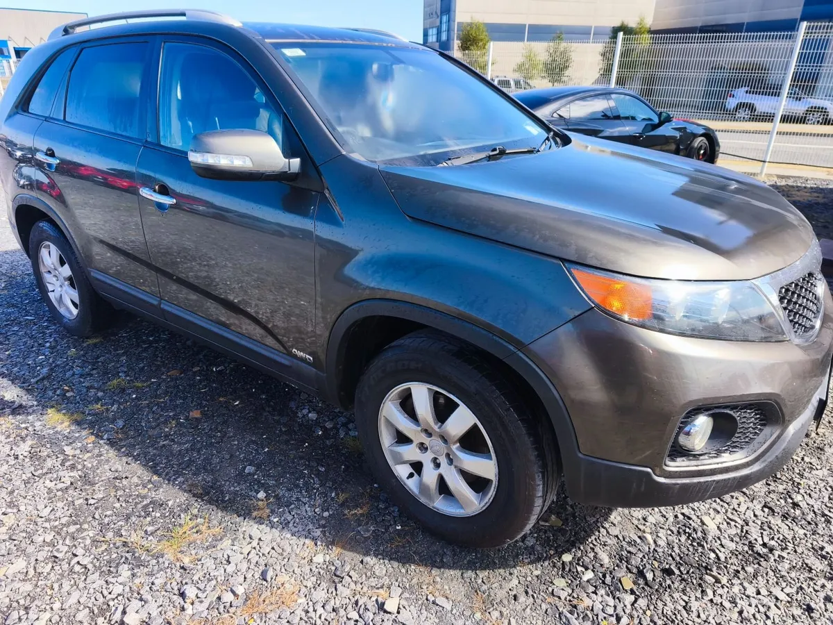 Kia Sorento 2011 Sorento 7 seater AWD - Image 4