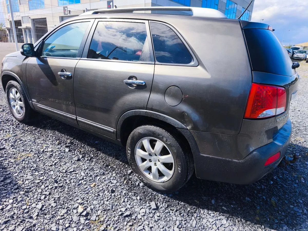 Kia Sorento 2011 Sorento 7 seater AWD - Image 6