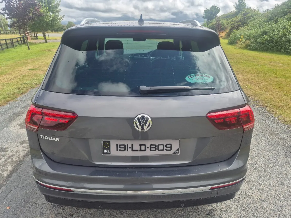 2019 (191) Volkswagen Tiguan R-LINE 150PS 5DR - Image 5