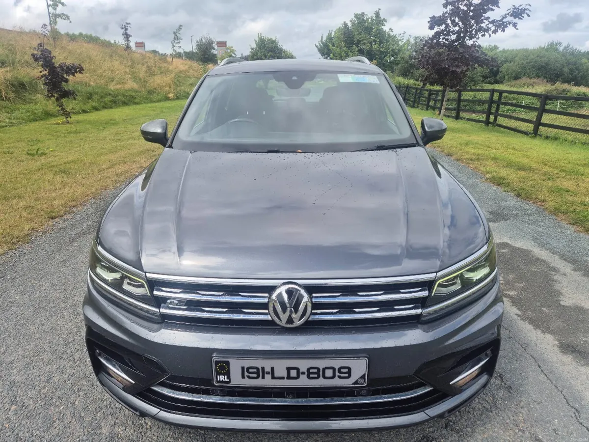 2019 (191) Volkswagen Tiguan R-LINE 150PS 5DR - Image 2