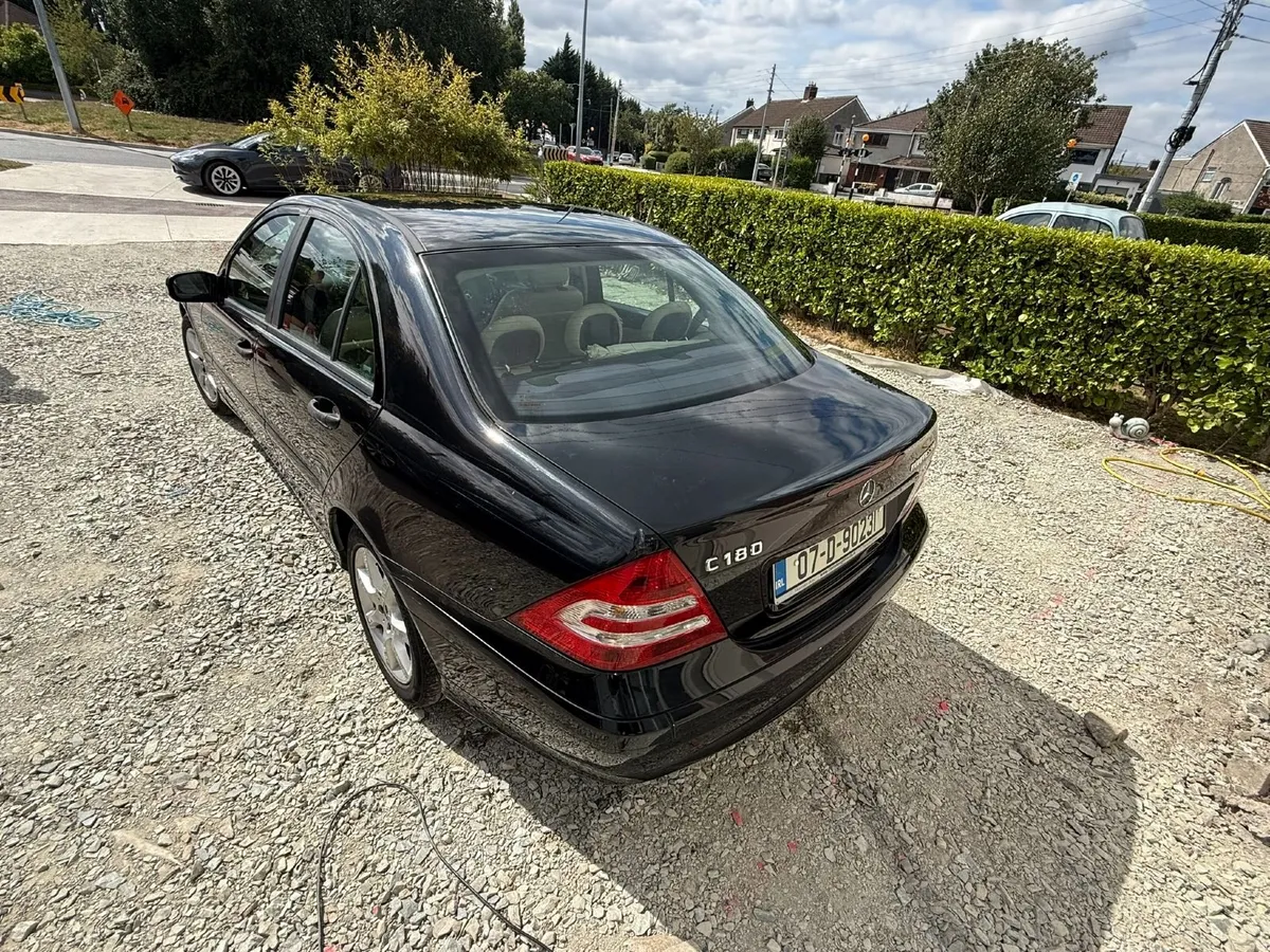 Mercedes-Benz C-Class 2007 - Image 6