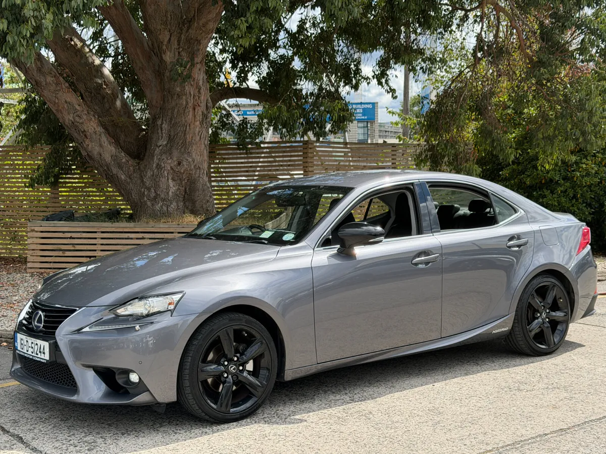 2016 Lexus IS SPORT - Image 3
