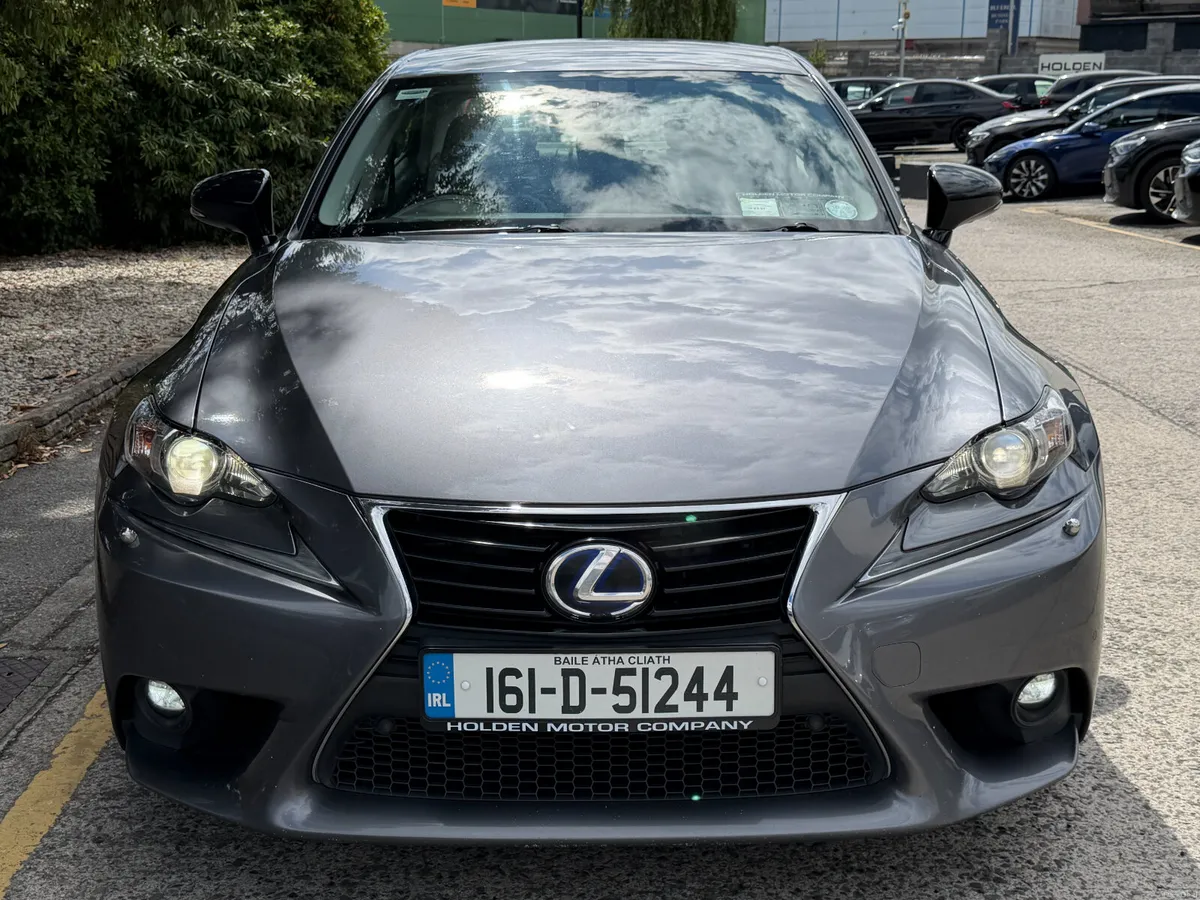 2016 Lexus IS SPORT - Image 4