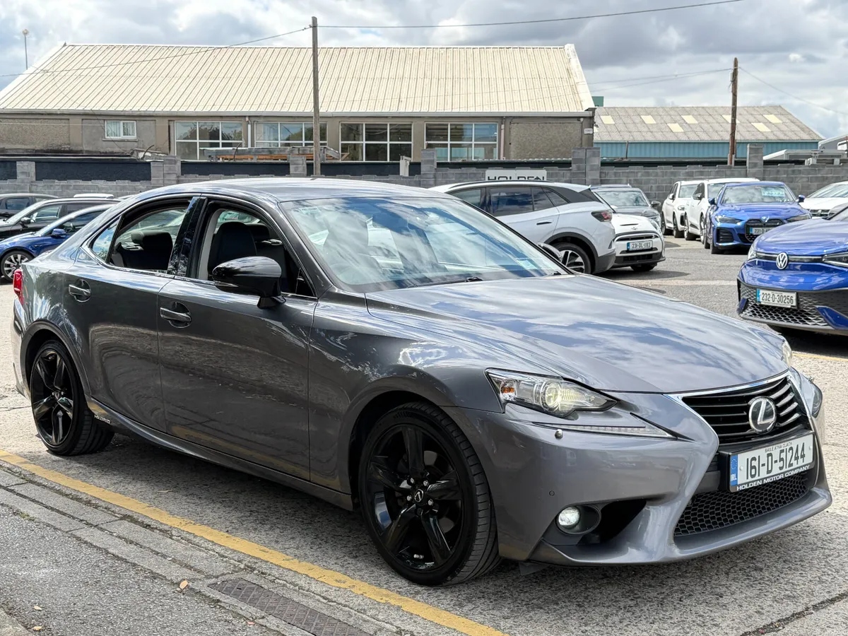 2016 Lexus IS SPORT - Image 6