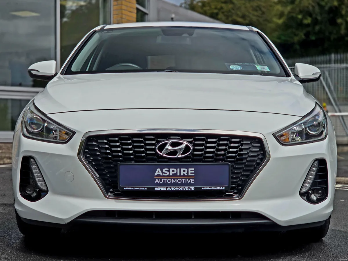 **Low Kms** Hyundai i30 2017 - Image 2