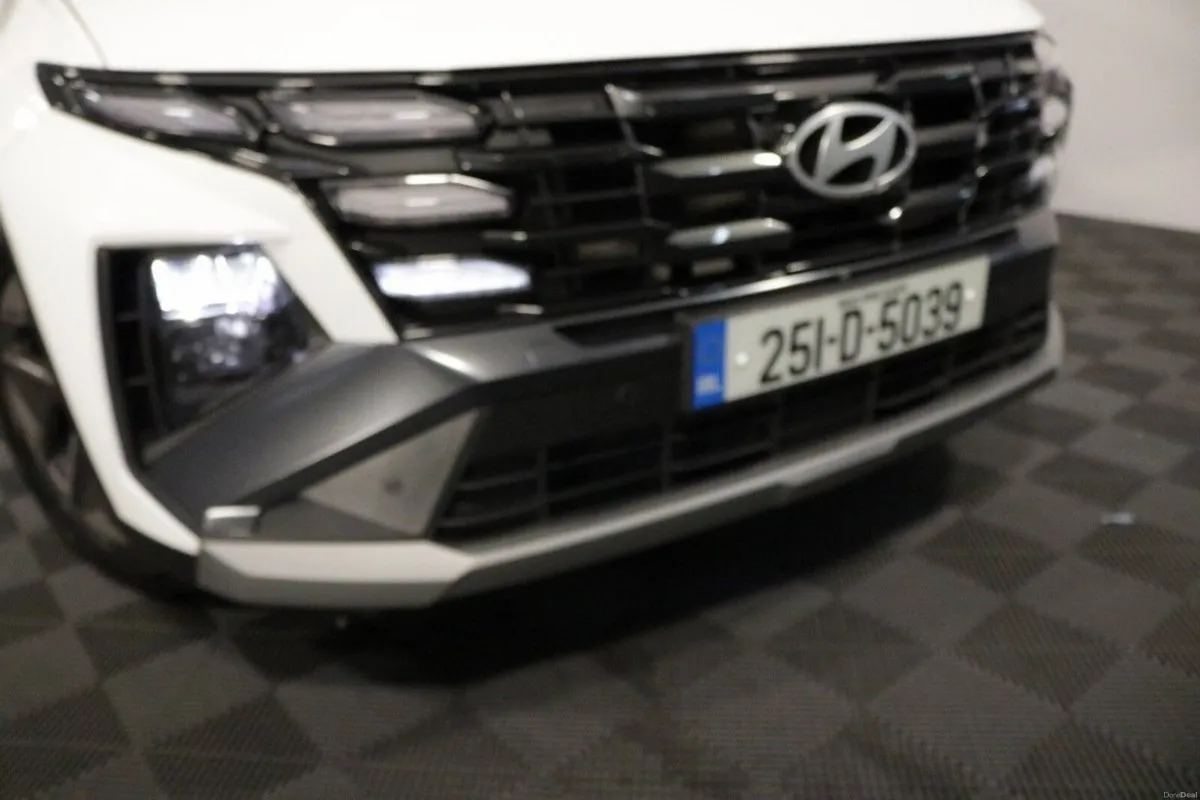 Hyundai Tucson Executive Ex Demo 1.6l Diesel Suv - Image 3