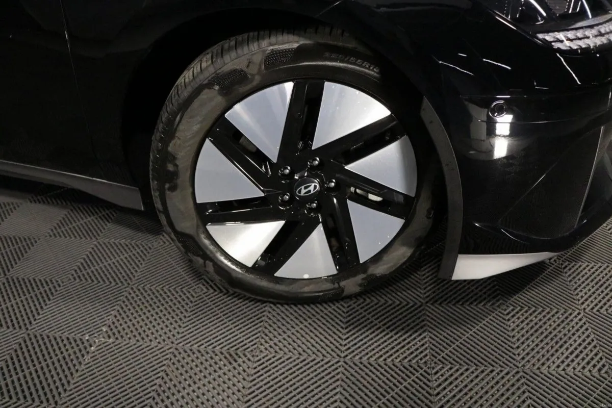 Hyundai IONIQ 6 Elegance 77 KwH EV Saloon - Image 3