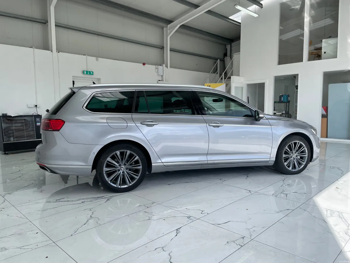 2024 Volkswagen Passat - Image 3