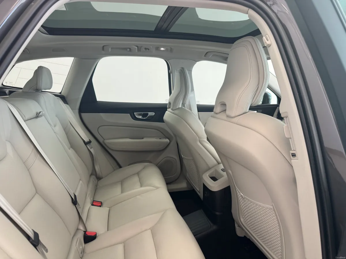 Volvo XC60 2023 - Image 5
