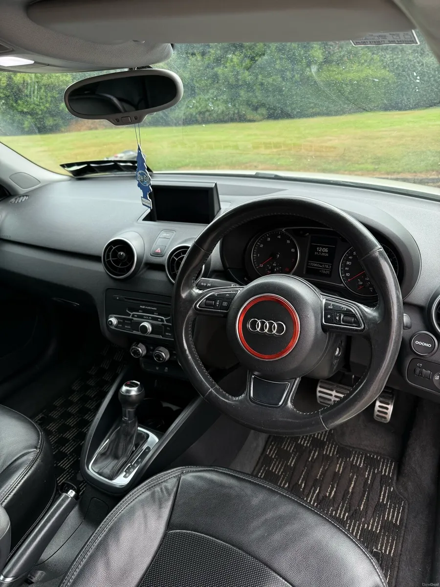 Audi A1 2012- White - Image 4