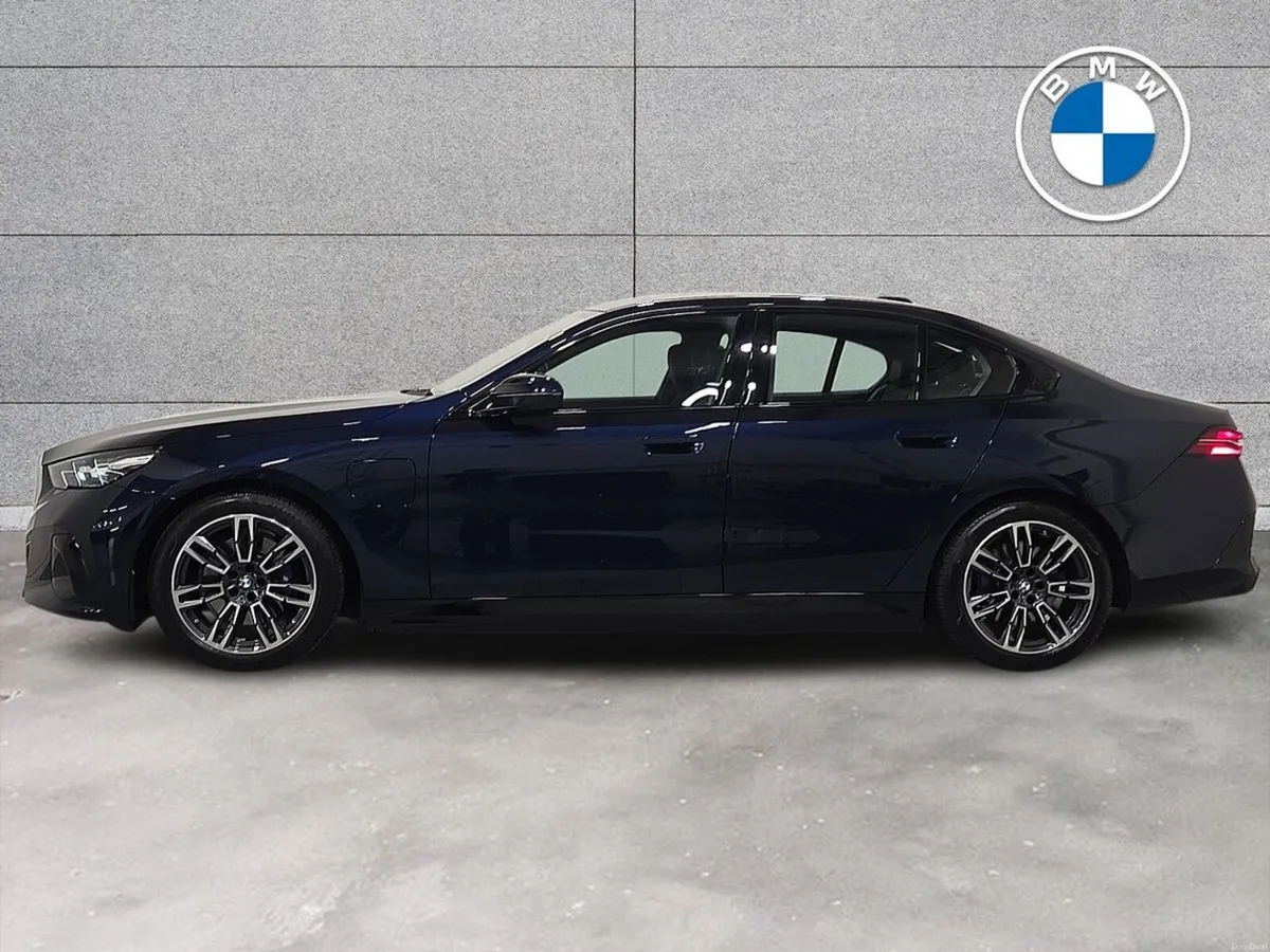 BMW 5-Series 530e M Sport Saloon - Image 3