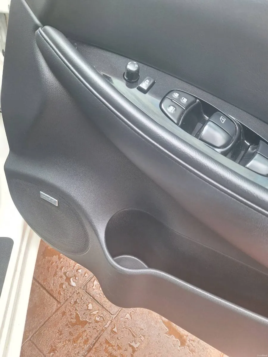 Nissan Leaf - Image 6