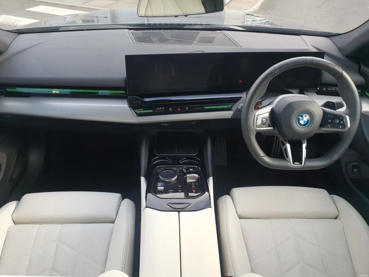 BMW 5-Series 530e M Sport Saloon - Image 4