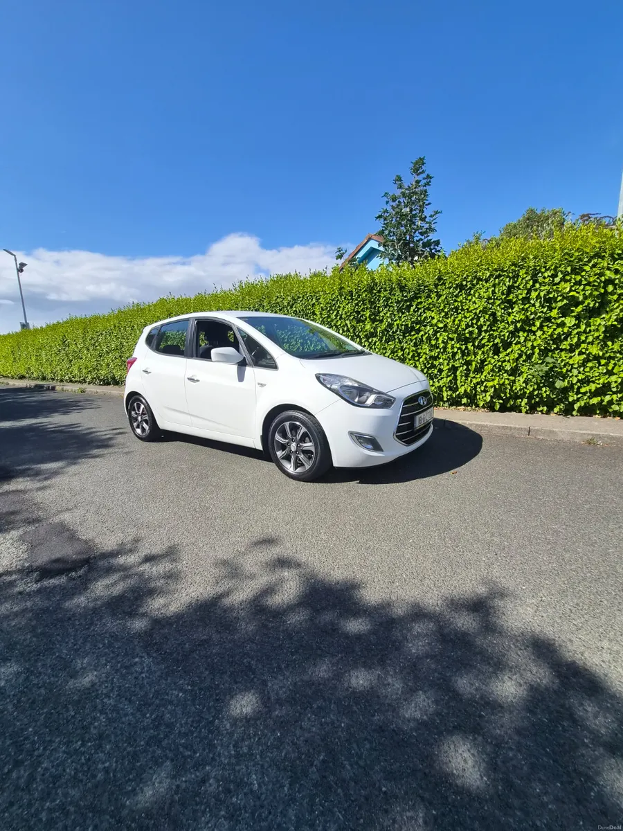 Hyundai ix20 Deluxe **Automatic** - Image 2