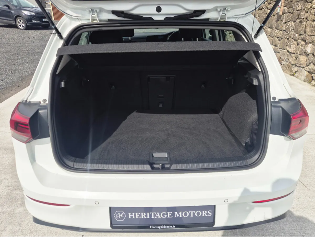 Volkswagen Golf LIFE 2.0 TDI 115HP 5DR - Image 4