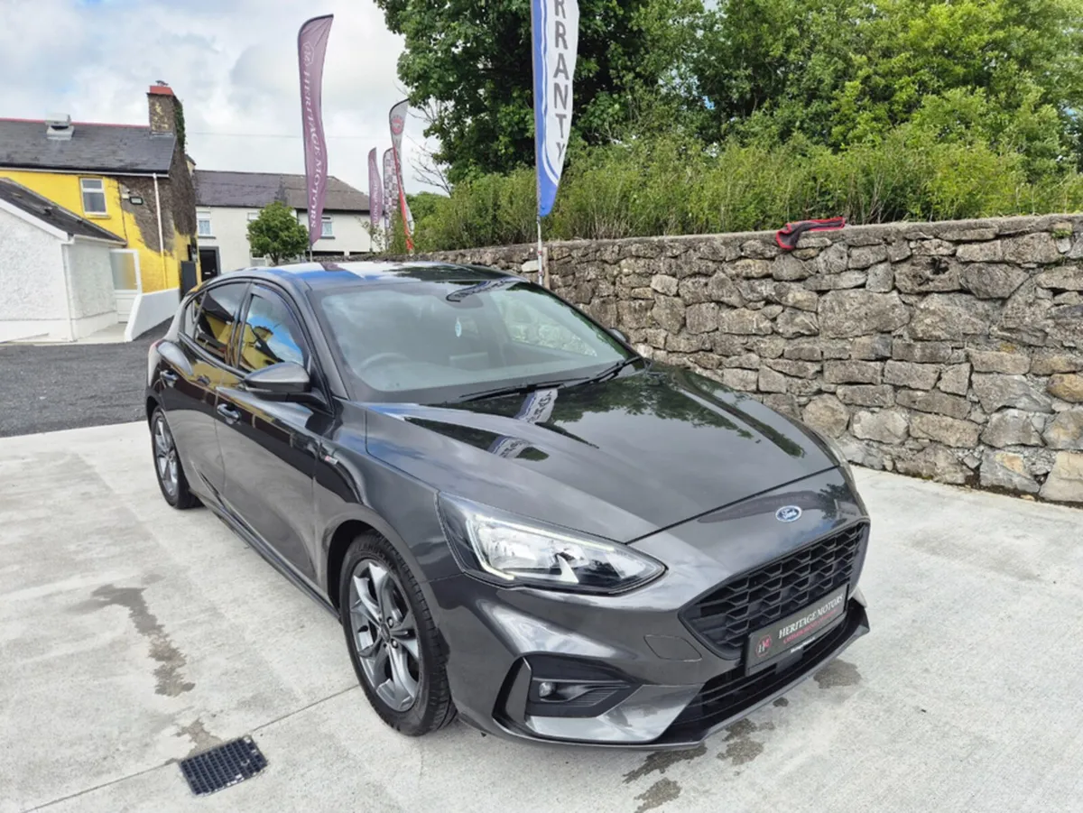 Ford Focus 1.0 ST-LINE ECOBOOST 125 125PS 5DR T - Image 5