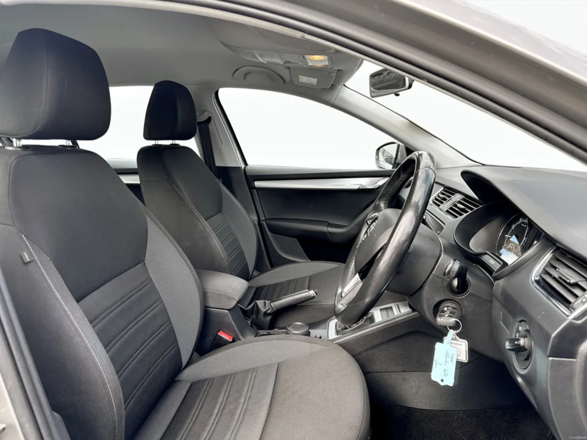 Skoda Octavia AMBITION -  2018 - Image 6