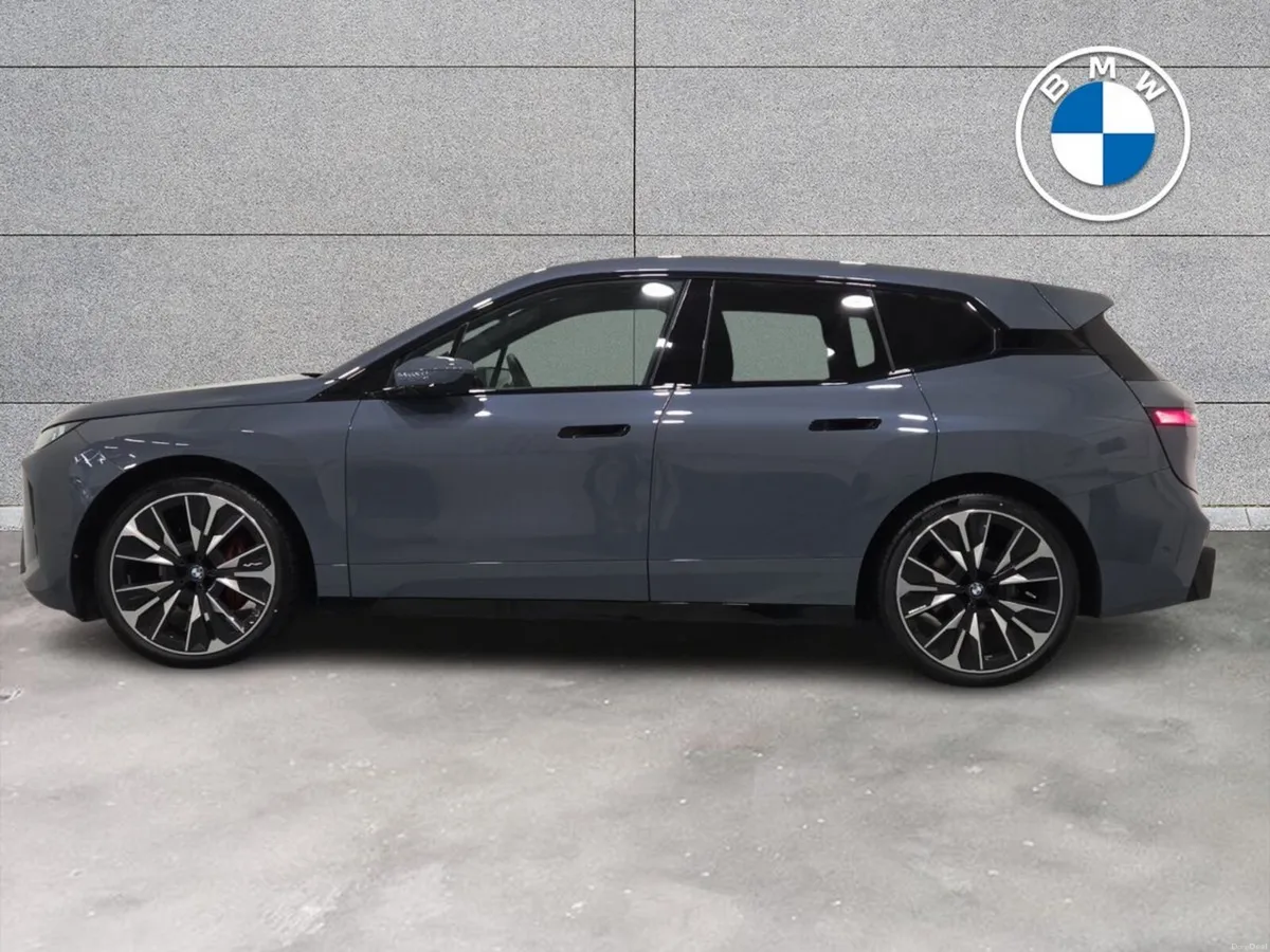 BMW iX xDrive45 M Sport - Image 3