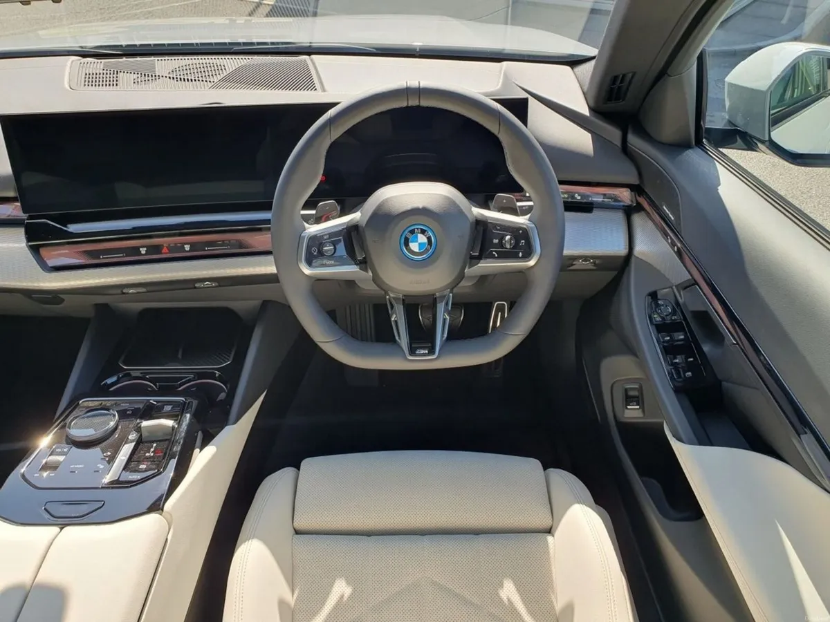 BMW 5-Series 530e M Sport Pro Saloon - Image 5