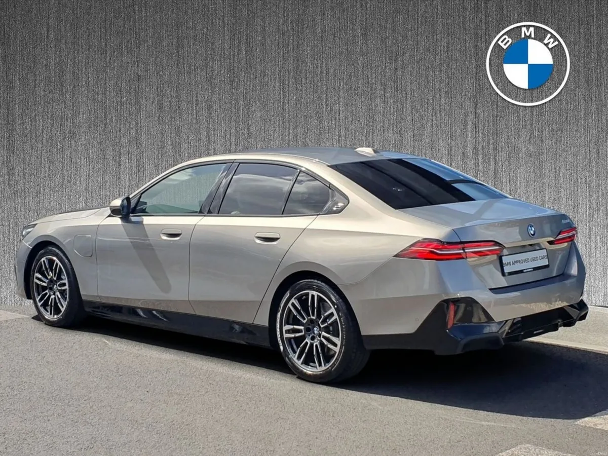 BMW 5-Series 530e M Sport Saloon - Image 2