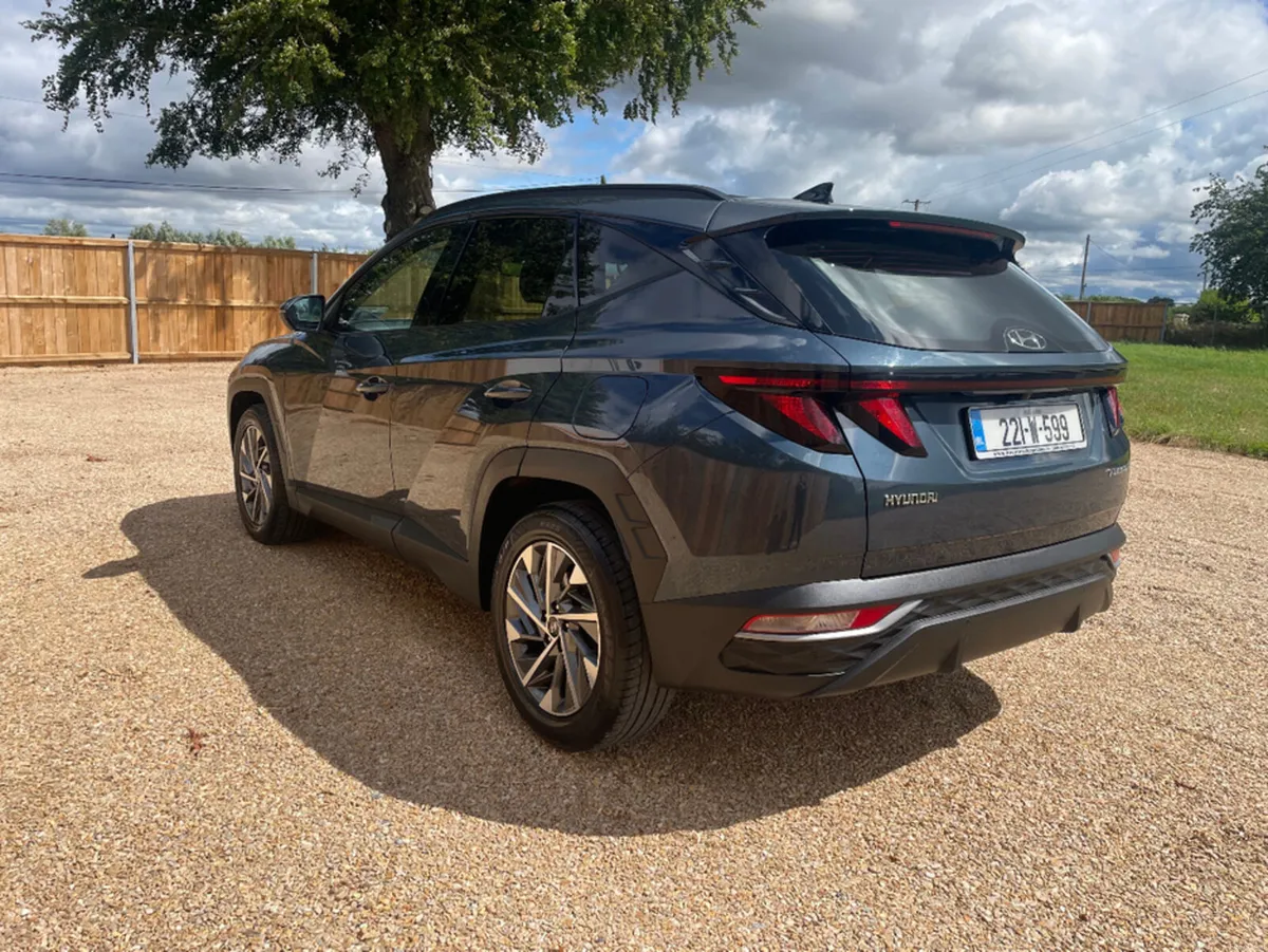 Hyundai Tucson EXECUTIVE 1.6 DIESEL SUV - Image 4