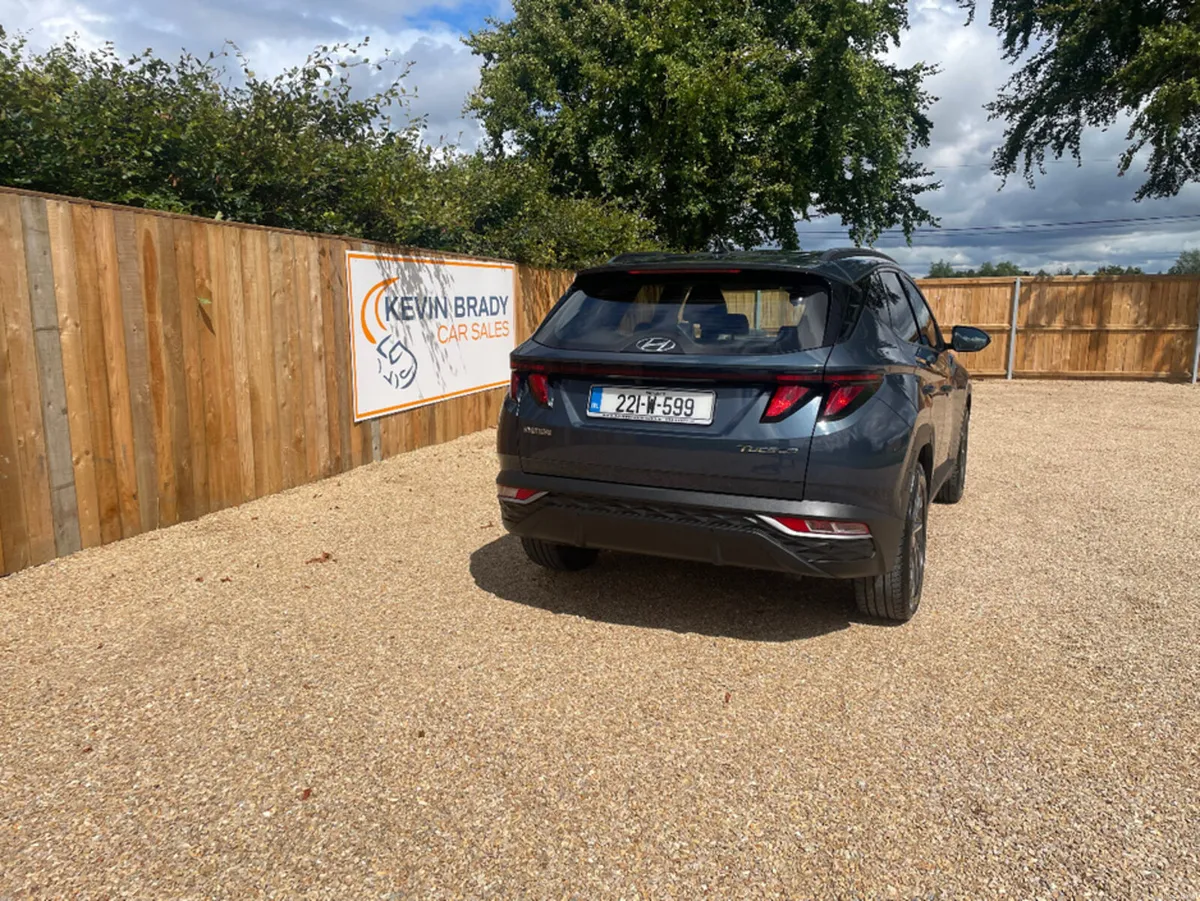 Hyundai Tucson EXECUTIVE 1.6 DIESEL SUV - Image 5