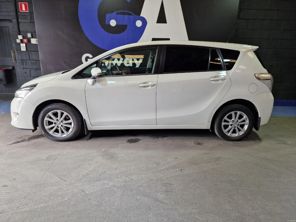Toyota Verso 1.6 D-4D ** 7 SEATER, REVERSING CAMER - Image 5