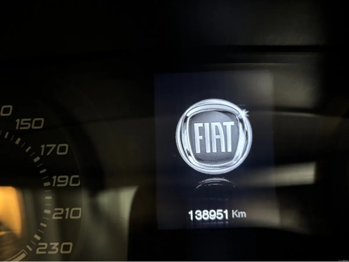 Fiat Tipo HB 1.6 MJ 120HP LOUNGE 5DR - Image 6