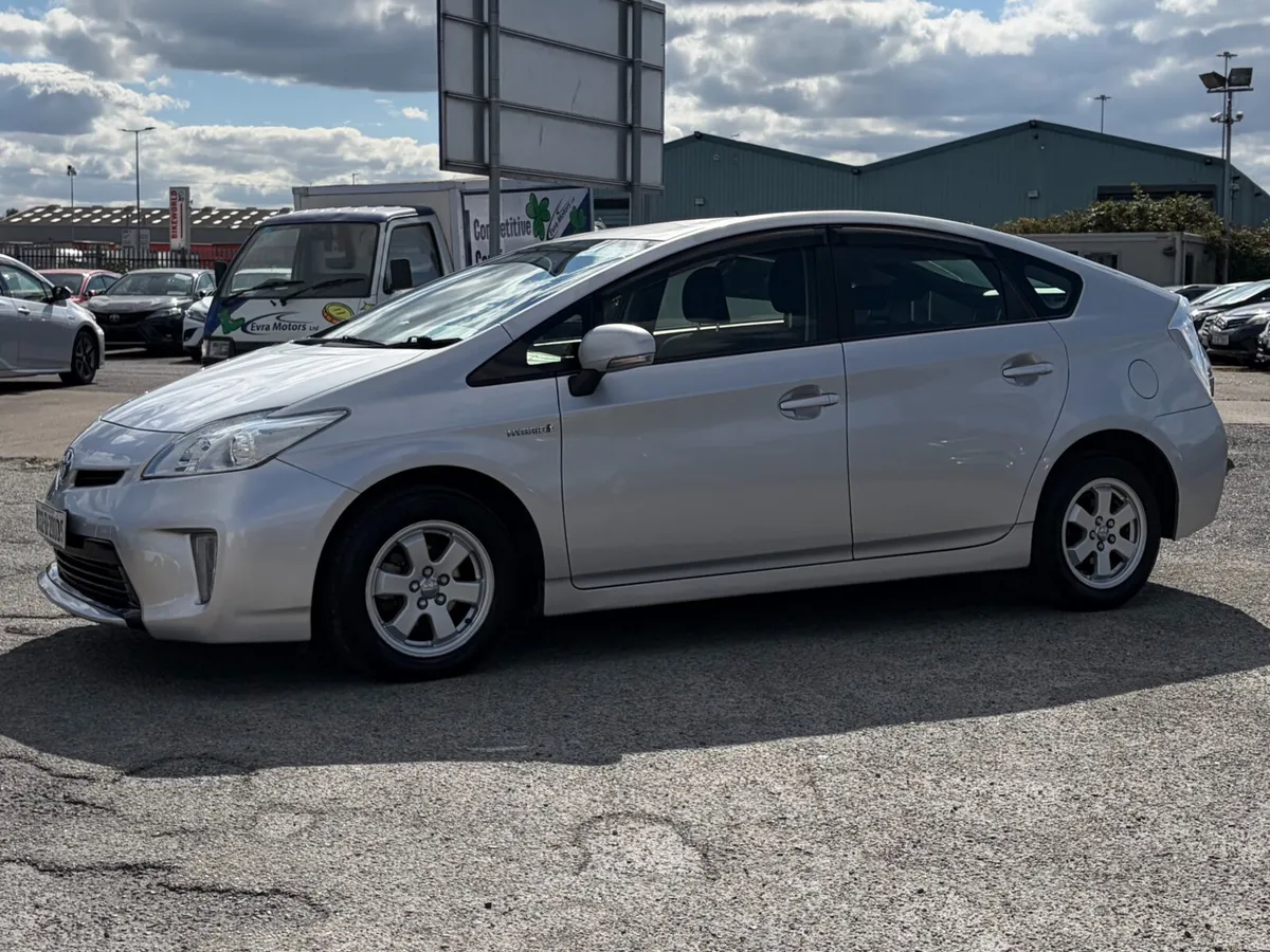 2013 Toyota Prius 1.8 Hybrid Auto Nct 05/27 - Image 3