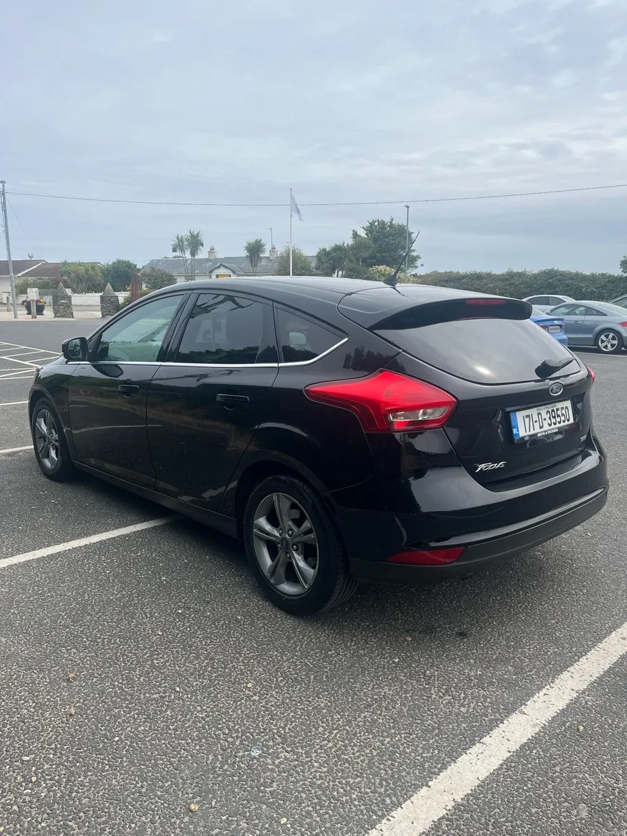 Ford Focus Zetec 1.0 EcoBoost - Image 3