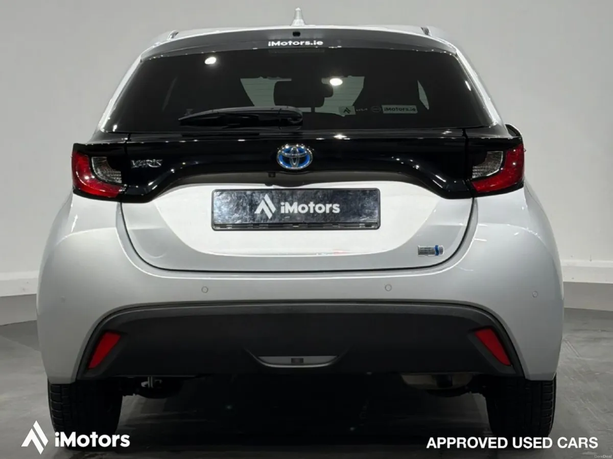 Toyota Yaris Hybrid - Image 4