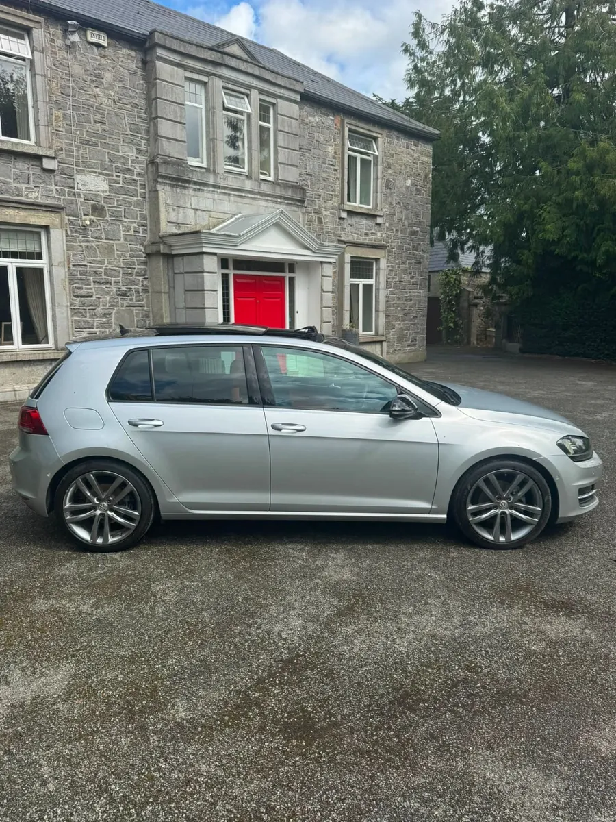 VW Golf 1.4 Highline Panoramic Sunroof LeatherSeat - Image 2