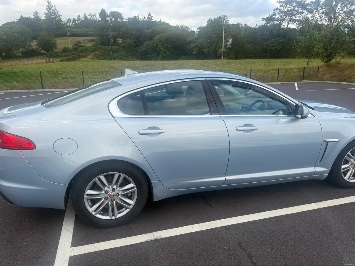 Car - Image 5