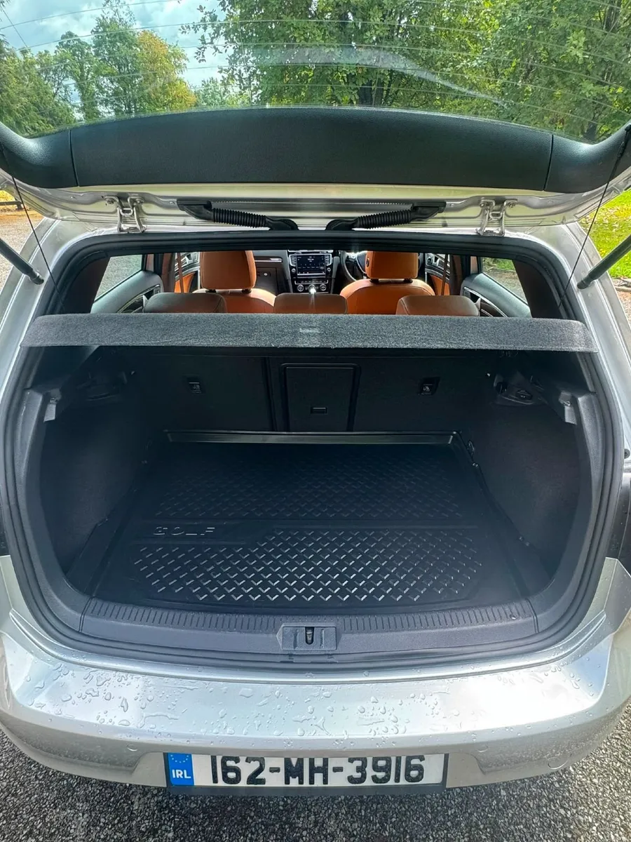 VW Golf 1.4 Highline Panoramic Sunroof LeatherSeat - Image 4