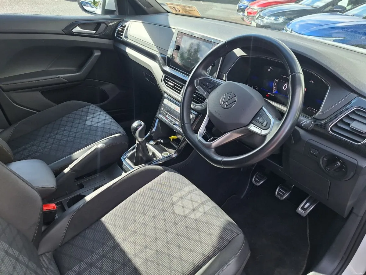 Volkswagen T-Cross R-Line 1.0 TSI 115HP **REAR VIE - Image 5