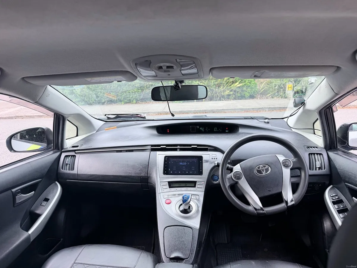 Toyota Prius - Image 6