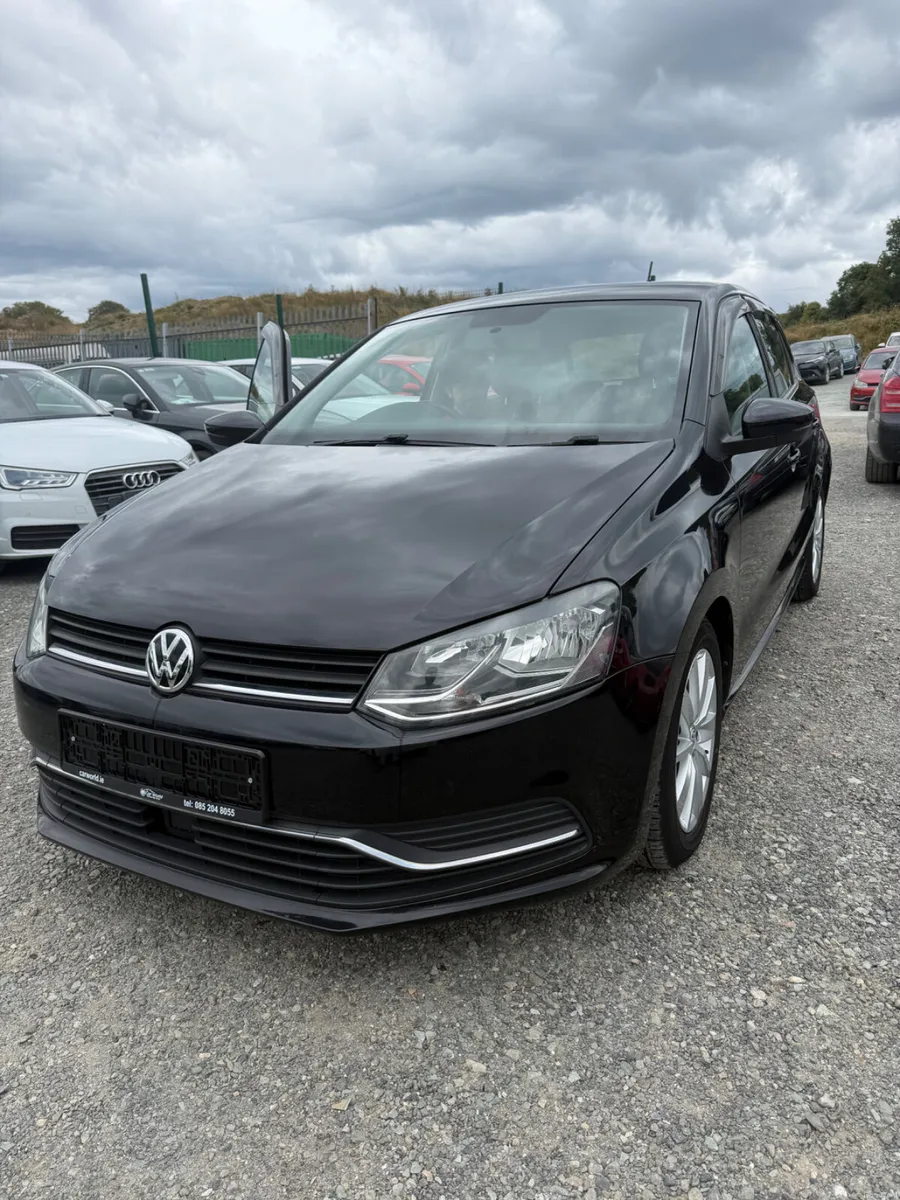 Volkswagen Polo 2015 Black - Image 2
