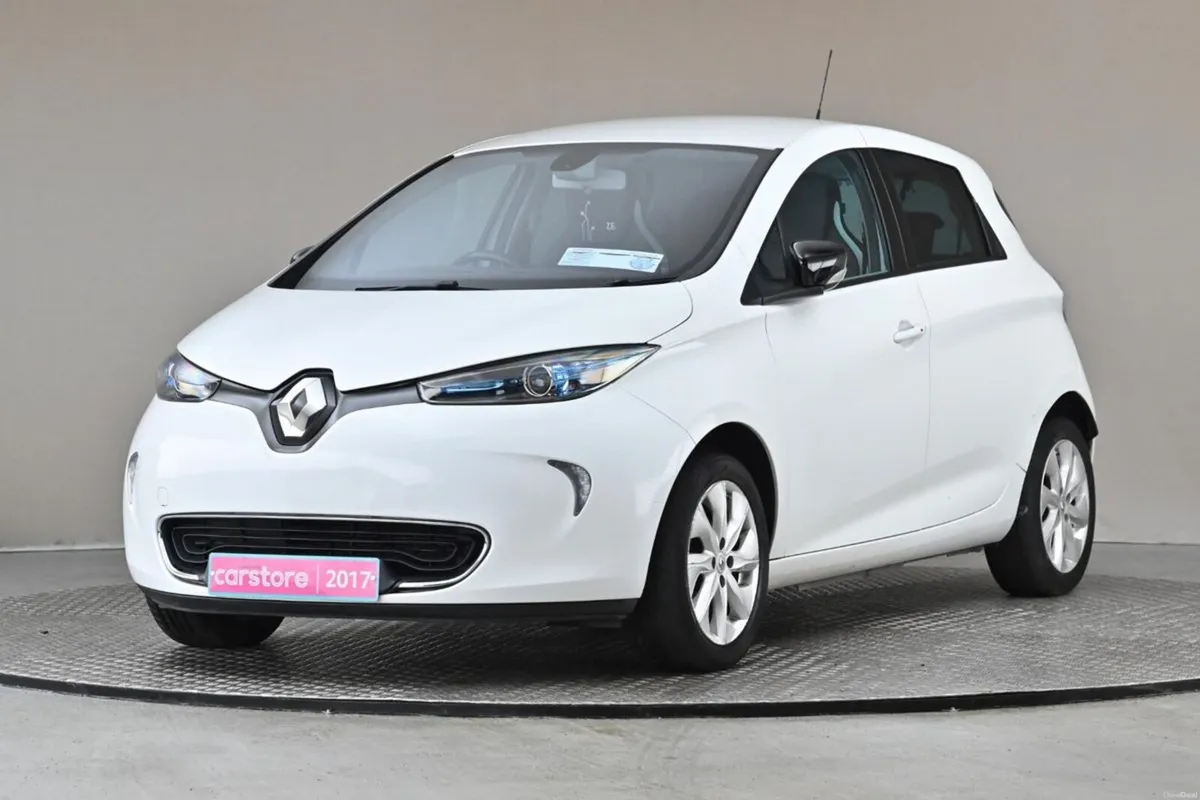 Renault Zoe DYNAMIQUE NAV**STUNNING CAR** - Image 3