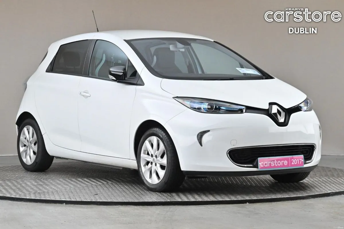 Renault Zoe DYNAMIQUE NAV**STUNNING CAR** - Image 1
