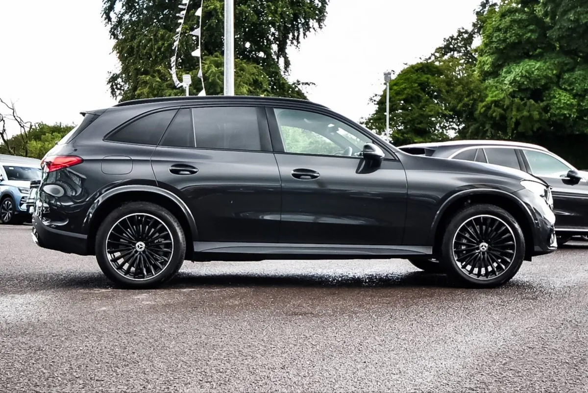 Mercedes-Benz GLC 300e AMG 4Matic Night Pack 313bh - Image 3