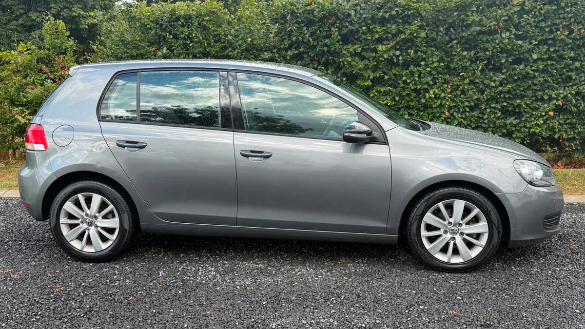 2011 Volkswagen Golf Match 1.6 Tdi Bluemotion - Image 2