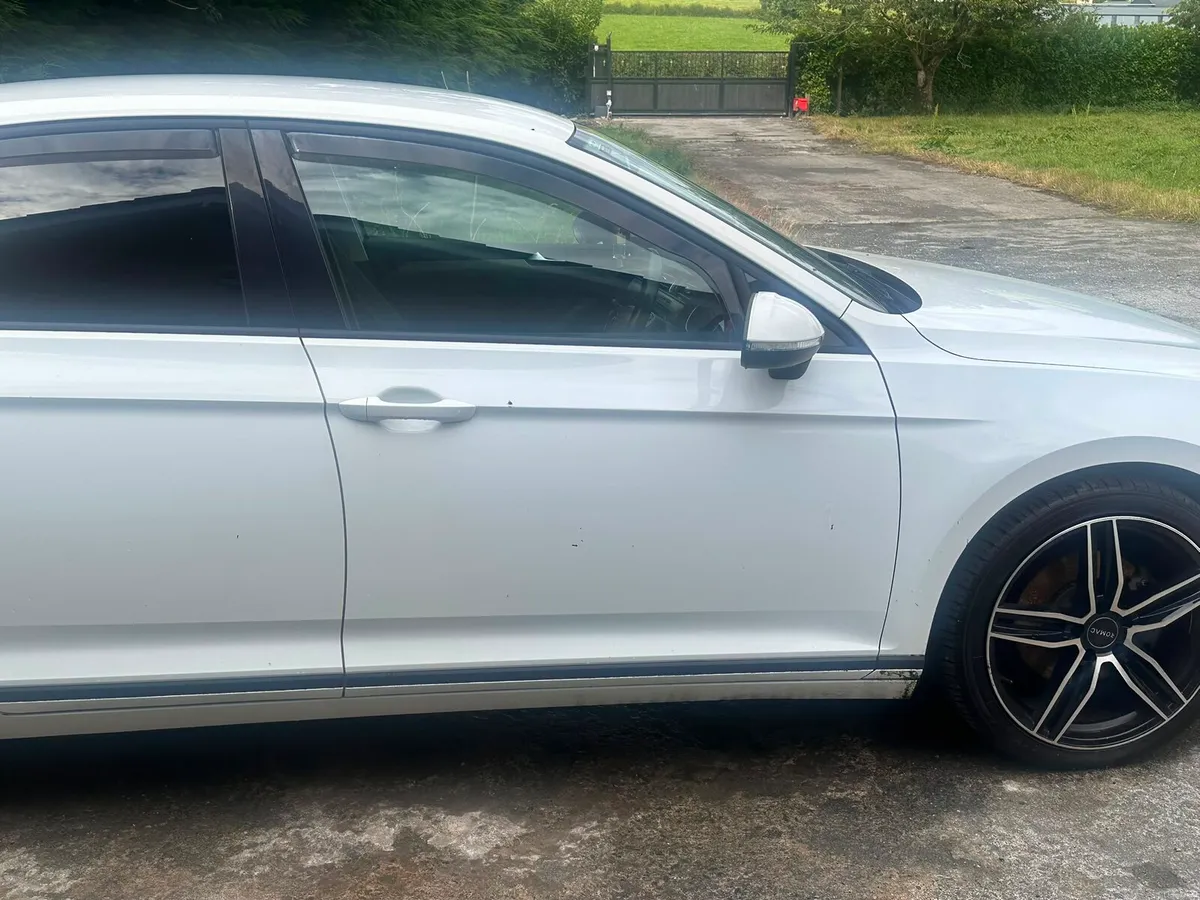 2016 VW Passat TDI BlueMotion - Image 2