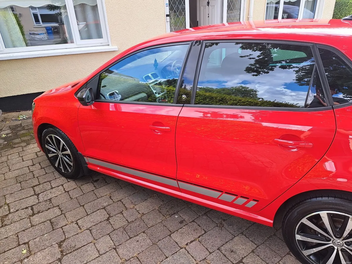 Volkswagen Polo 2017 - Image 2