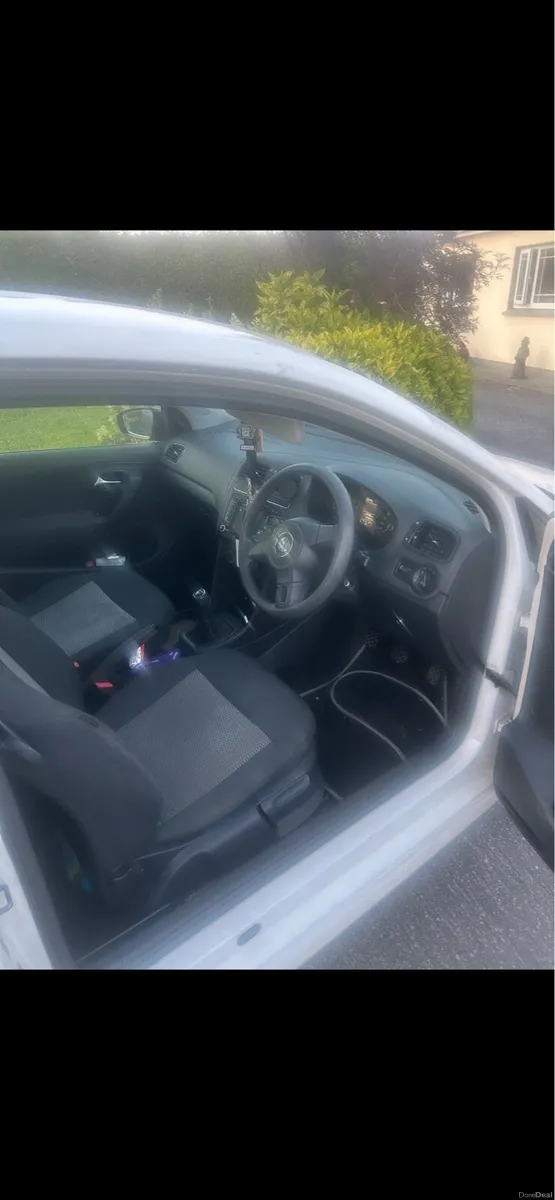 Volkswagen polo 2011 - Image 5