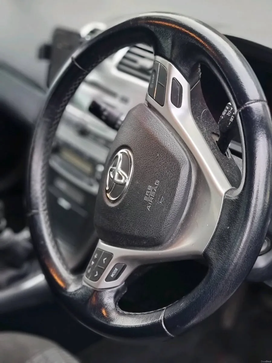 Toyota Avensis 2012 - Image 5