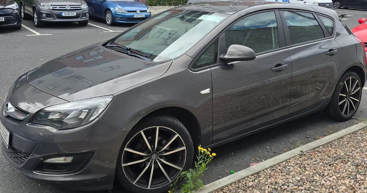 Opel Astra 2015 - Image 2